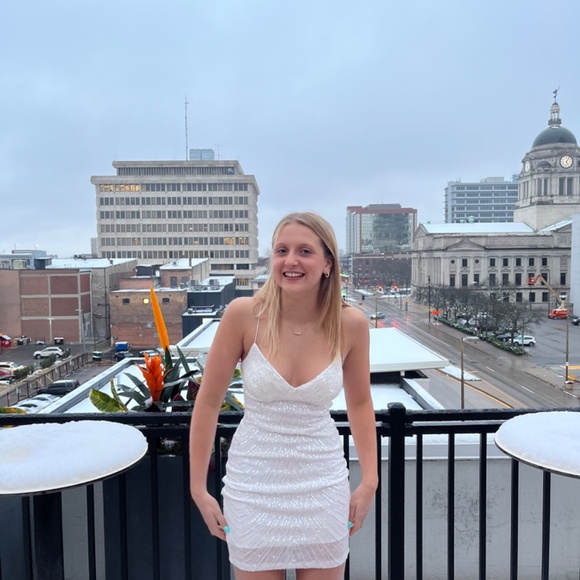 Dress - Picture 3 of 4